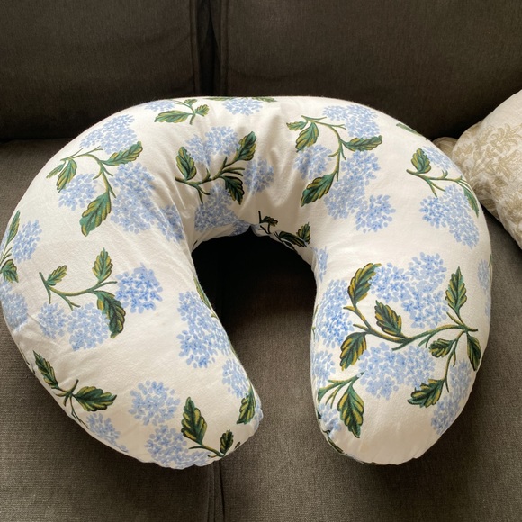 Rifle Paper Co. Other - Rifle Paper Co. Blue Hydrengea Nursing cover